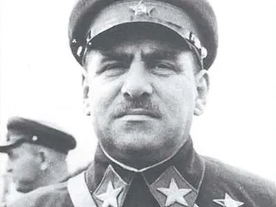 Зачем первый маршал СССР называл себя Василием Блюхером?