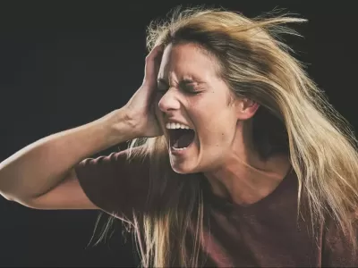 Что происходит с телом, когда вы злитесь: хуже, чем наркотики