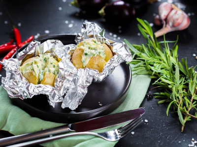 Опасно ли готовить еду в фольге