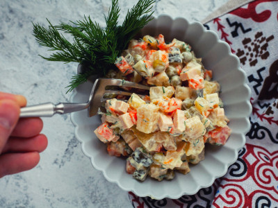 В оливье нашли самый опасный продукт