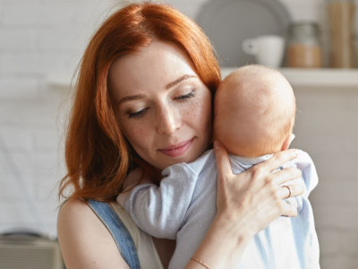 Ученые узнали, на сколько лет стареют женщины после родов