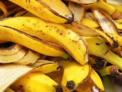 Что делать с банановой кожурой: интересный способ использования