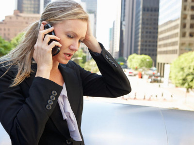 Крадут энергию через телефон: каких людей нужно блокировать сразу