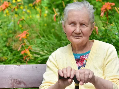 Получат даже работающие: пенсионеров порадуют до конца апреля