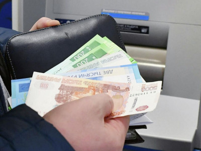 Стоит запастись наличкой: предупреждение от Сбербанка на праздники
