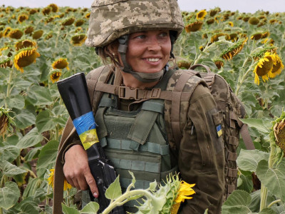 Украинский дезертир рассказал о носивших нацистские шевроны девушках-курсантах