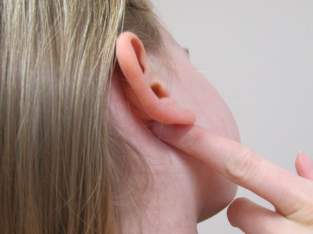 Если у вас есть такой бугорок на ухе, вот что это значит