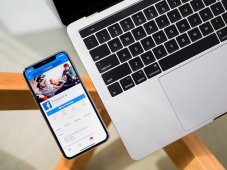 Эти слова, произнесенные по телефону, включают прослушку