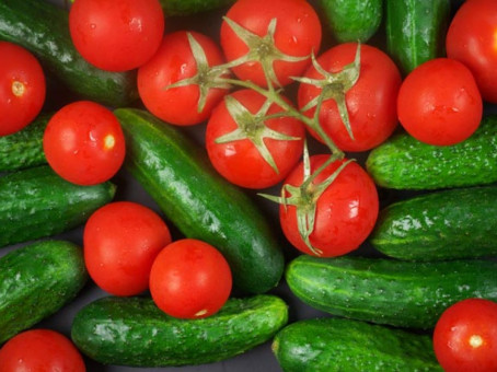 Действительно ли огурцы и помидоры нельзя есть вместе