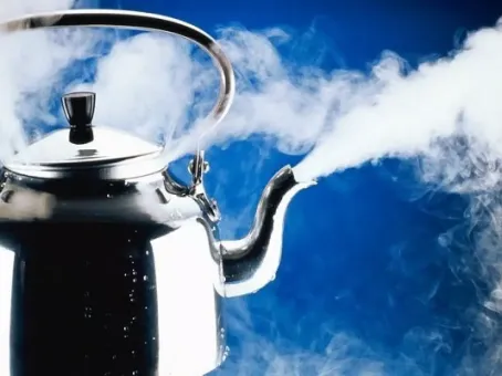 Чем опасна для здоровья повторно прокипяченная вода