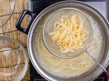 Как варить макароны, чтобы они не слипались