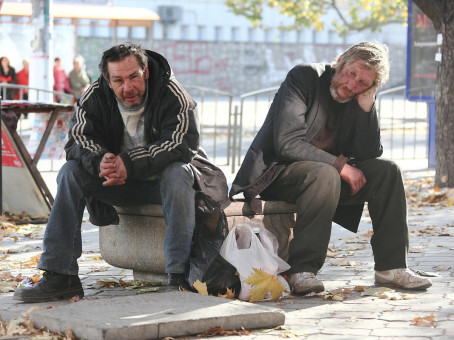 Как устроена жизнь бомжей на самом деле