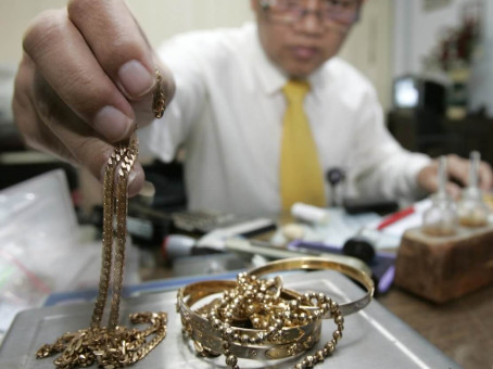 Кому категорически нельзя носить золото