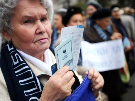 Кому вернут вклад со сберкнижки: названа особая категория