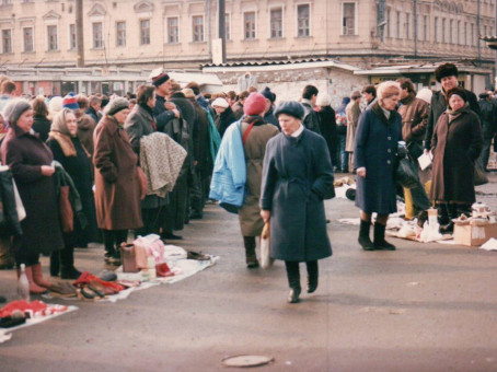 Как выглядела жизнь в РФ в 90-е годы: всплыли детали