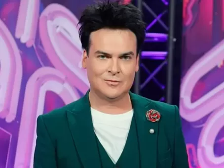 Куда исчез и что сейчас со знаменитым певцом Юлианом?