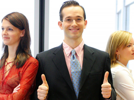 Мужчины этих знаков ни одной юбки не пропустят