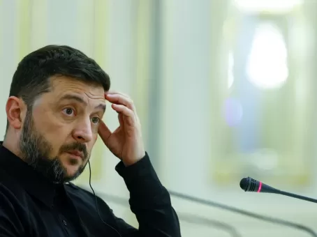 Двое украинцев обошли Зеленского в рейтинге доверия