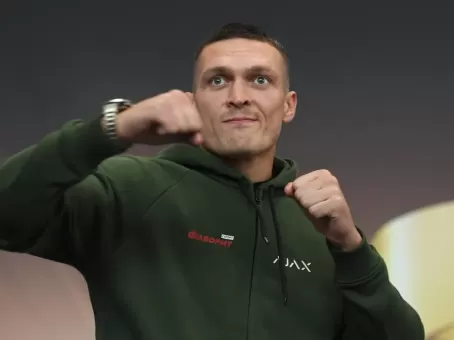 Царев оценил шансы Усика стать президентом