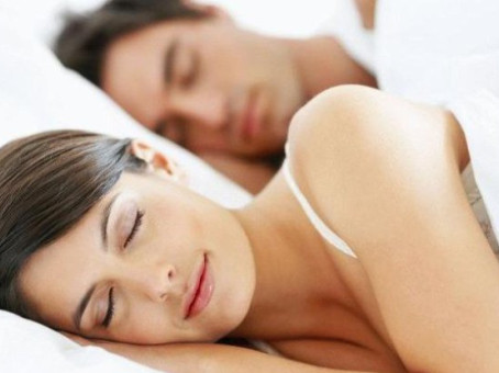 Почему муж обязательно должен спать слева от жены