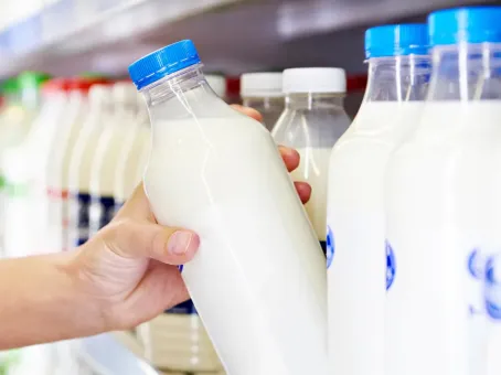 Какое молоко нельзя пить даже после кипячения