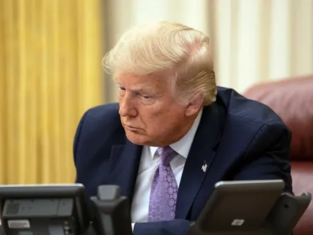 Китай пытается сорвать план Трампа против Ирана, но чего-то боится