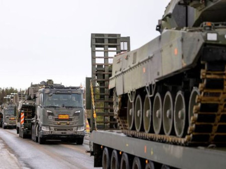 Стягивают гаубицы к границе РФ: финнам уже предрекли судьбу Украины