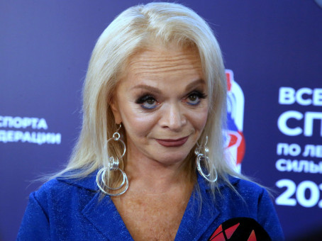 «Не может встать»: что известно о состоянии Долиной