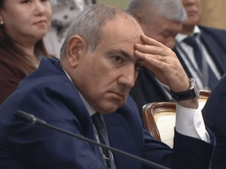 Пашинян получил грозное предупреждение из Москвы из-за Зеленского