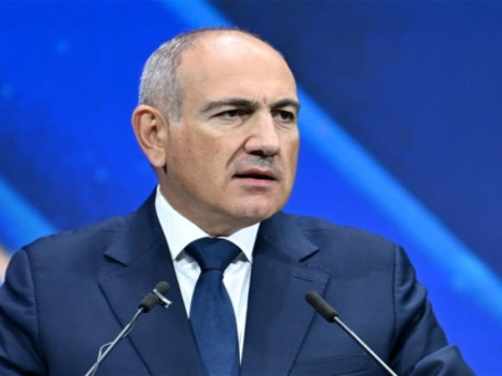 Пашинян нарушил молчание после выходки Зеленского в Ереване