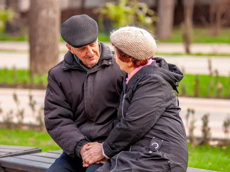 Выплаты за долгий брак до 75 тысяч: кто сможет получать