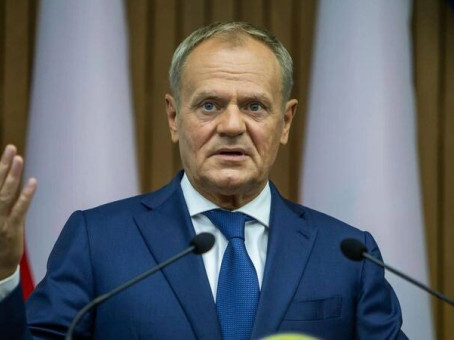«Сну пришел конец»: Туск ответил на слова Медведева