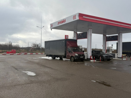 Меня развернули с канистрой на заправке: 4 правила, чтобы бензин налили без проблем