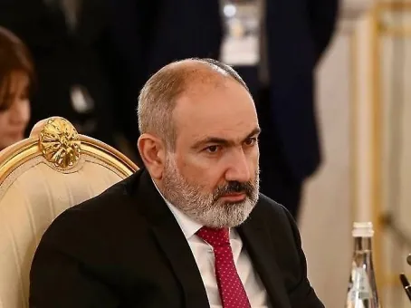 Внезапно переобувшийся Пашинян осмелился обратиться к России
