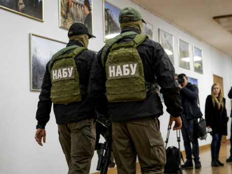 НАБУ пришло с обысками к близкой помощнице Зеленского