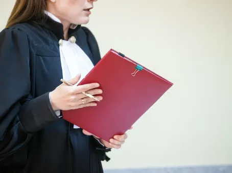 Суд в Египте наказал россиянина за случайное прикосновение к мусульманке