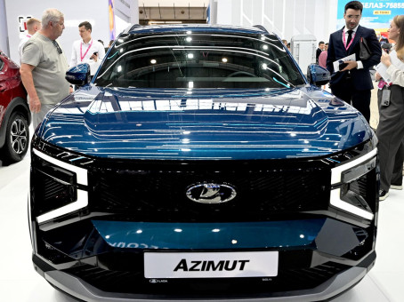 "АвтоВАЗ" до конца года выпустит несколько тысяч кроссоверов Lada Azimut