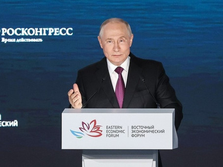 Путин назвал "глупыми вбросами" слухи о "заморозке" вкладов