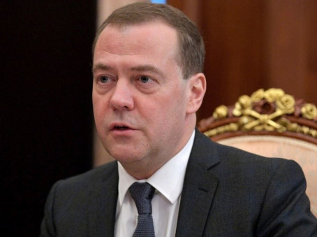Медведев предложил изымать западные активы в госсобственность