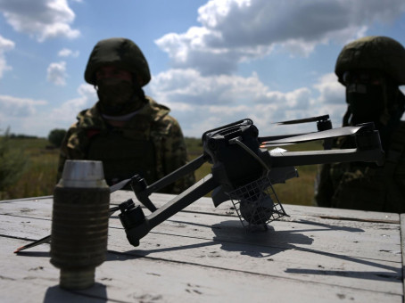 ВСУ безуспешно атаковали российскую "Ниву" четырьмя FPV-дронами