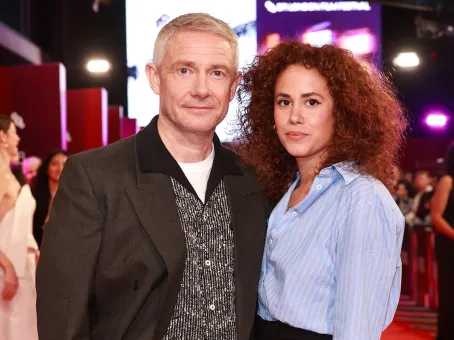 Звезда сериала «Шерлок» Мартин Фриман женился. Кто избранница