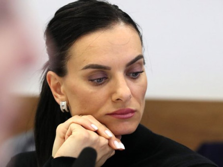 Исинбаева ответила на вопрос о возвращении в Россию
