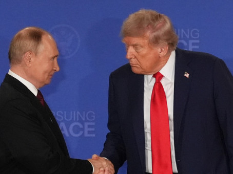 Песков: речи о визите Трампа в Москву пока не идёт