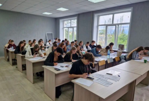 Набравшему 310 баллов ЕГЭ абитуриенту Финансового университета пообещали грант после провала на бюджете из-за олимпиадников. Победители олимпиад оставили без бюджета выпускника с 310 баллами ЕГЭ
