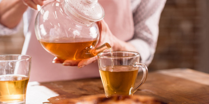 «Многие любят»: чем опасен горячий чай