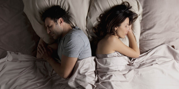 Как лучше спать супругам – вместе или раздельно: ученые сказали