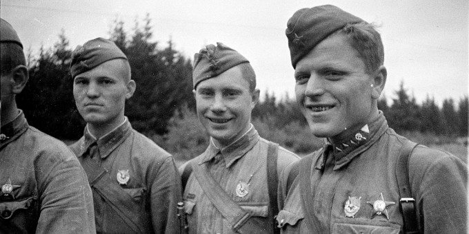 Для чего на голове носят пилотку