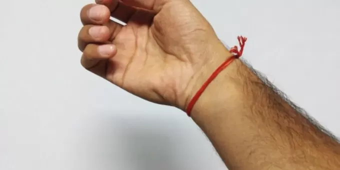 Почему православным нельзя носить красную нить на запястье