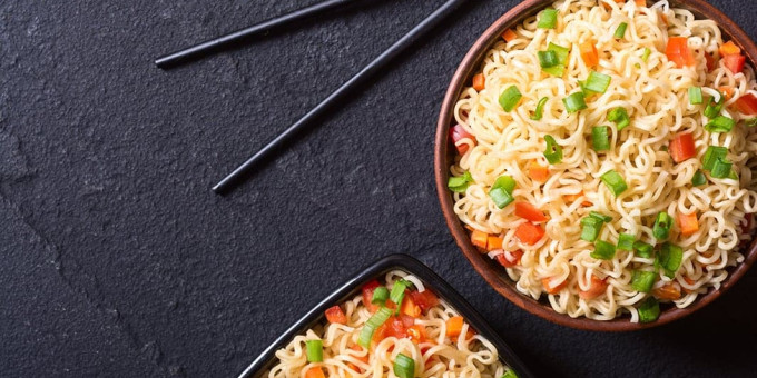 Из чего на самом деле делают лапшу быстрого приготовления