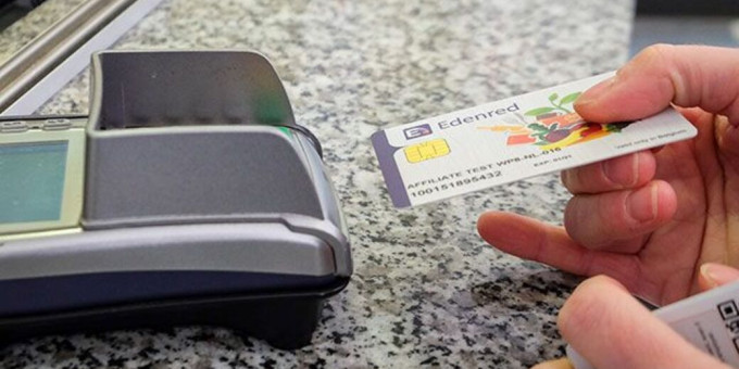 Как воруют деньги с карт в магазинах